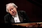 Выдающемуся пианисту Григорию Соколову исполняется 65 лет